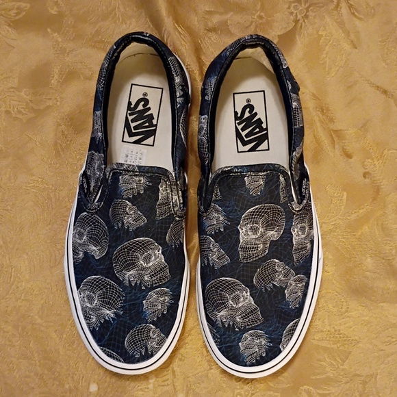 VANS RARE Black and White Skull Pattern Slip-Ons Women's 7.0 Men's 5.5 - Picture 5 of 14